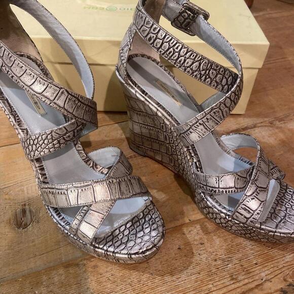 Shoes - Maxstudio Germain Metallic Snake Skin Heels Size 8 M